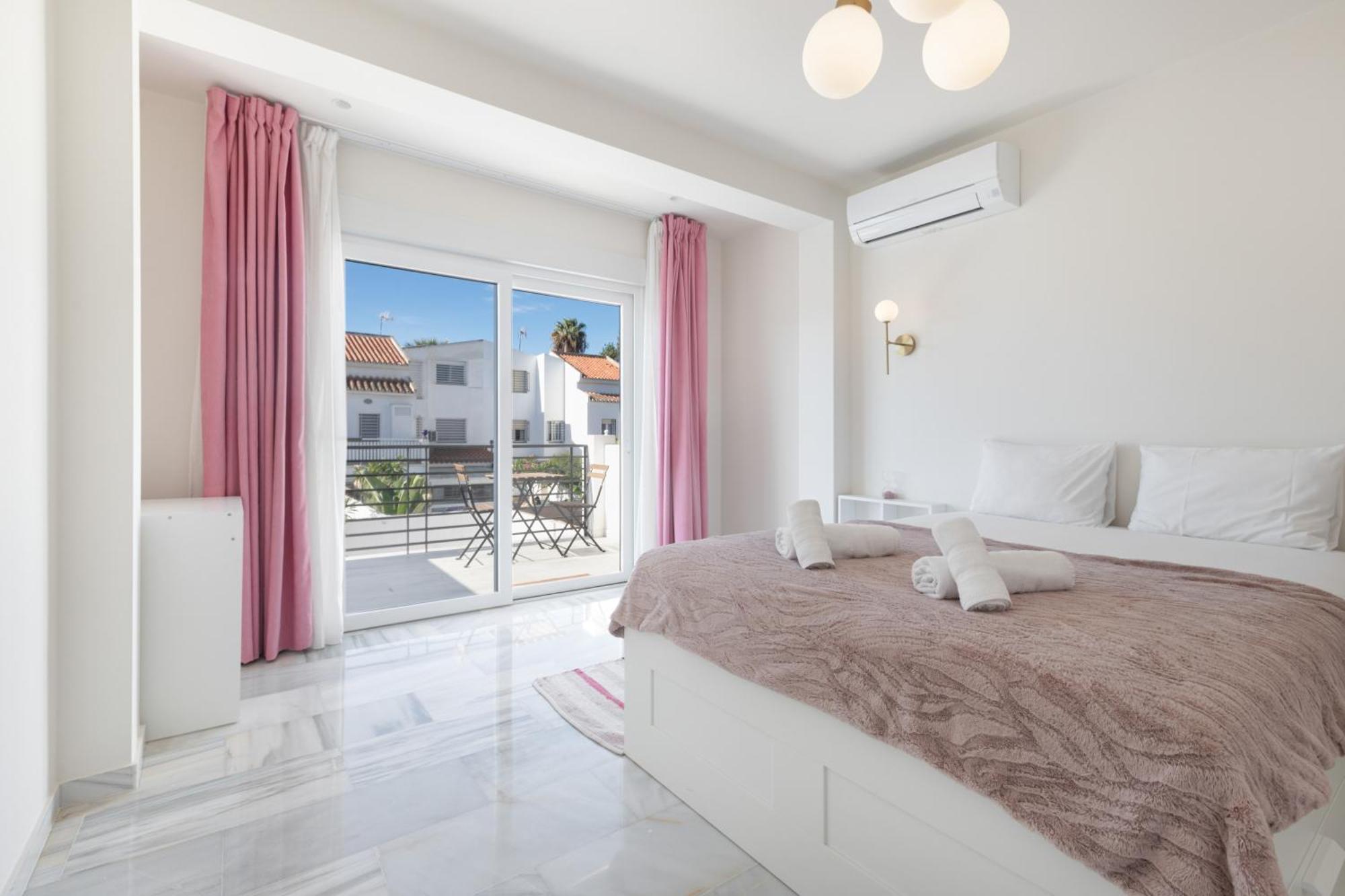 Villaer Luxurious And Modern Family