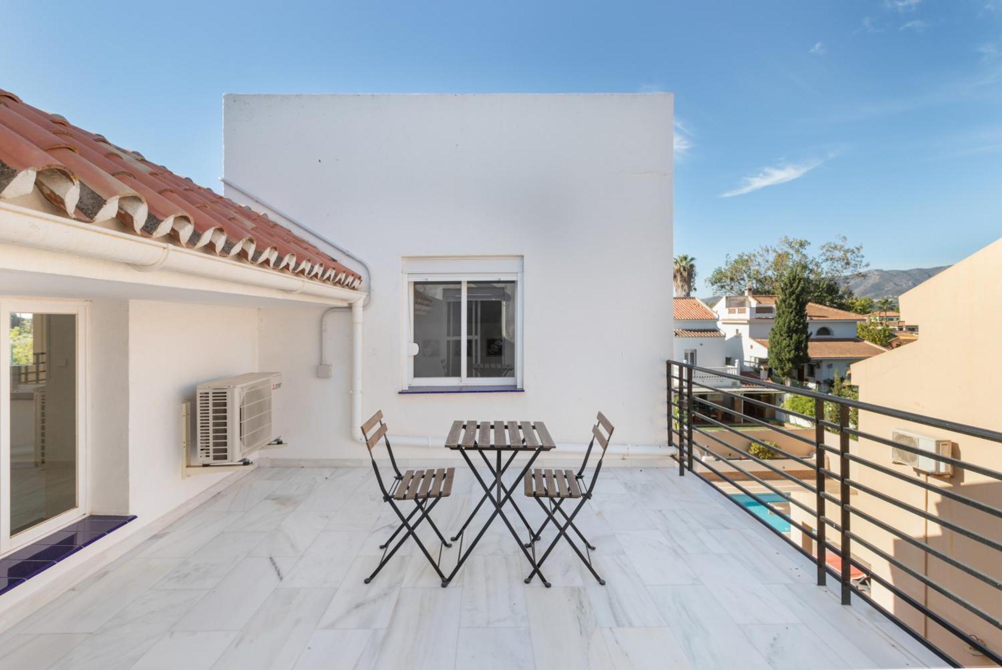Luxurious And Modern Family Villaer *