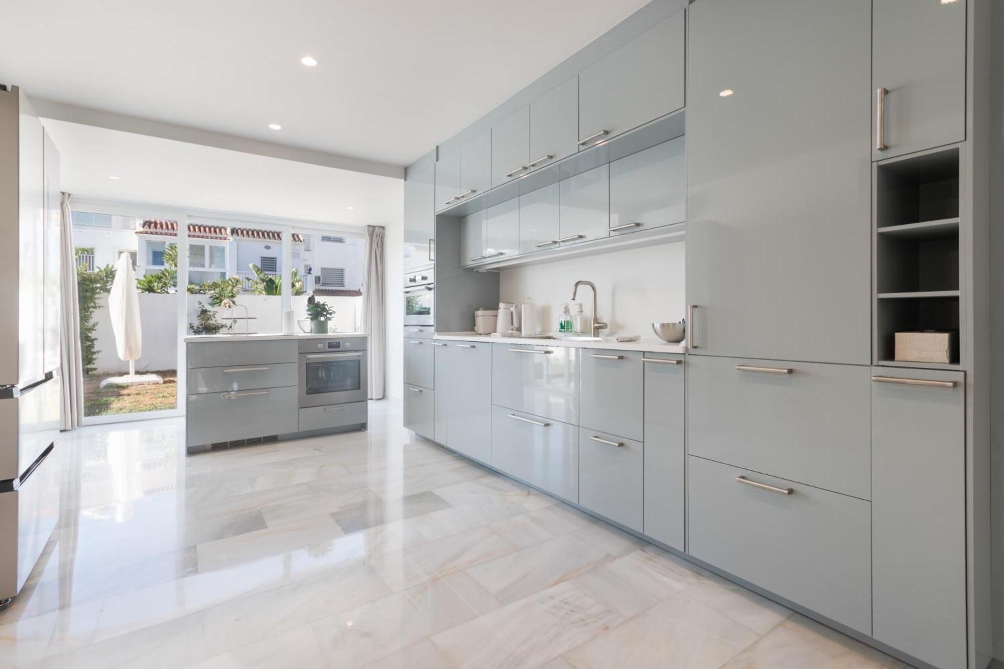 Villaer Luxurious And Modern Family